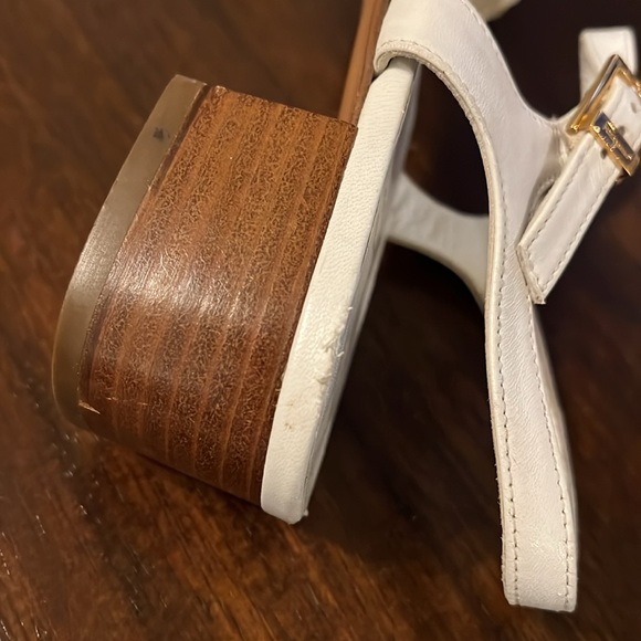 Ferragamo White Sandals Great Condition Sz7.5 - Picture 5 of 7